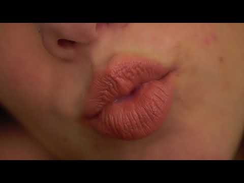ASMR- Close up Kisses/ Mouth sounds