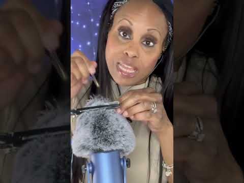 Plucking Lice from Fluffy Cover #asmr #asmrtingles #shorts