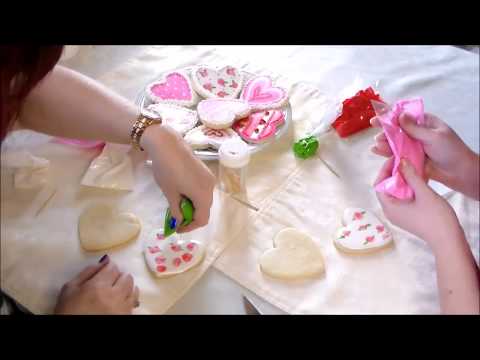 ASMR YUMMY WHISPERS DECORATING COOKIES WITH STEPHANIE