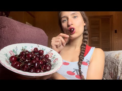 #ASMR EATING CHERRIES 🍒 JUICY UP CLOSE MOUTH SOUNDS/ CHEWING/ SHIRT SCRATCHING FOR TINGLES