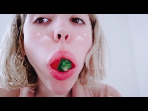 ASMR sucking licking paprika deep mouthsounds