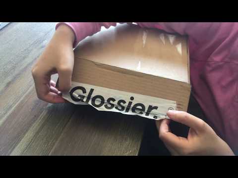 ASMR Unboxing Glossier Package