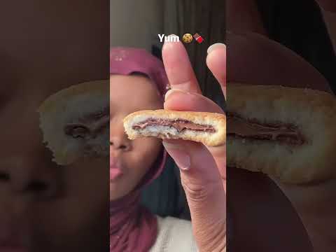 ASMR eating chocolate filled cookies 🍪! So yummy 😋