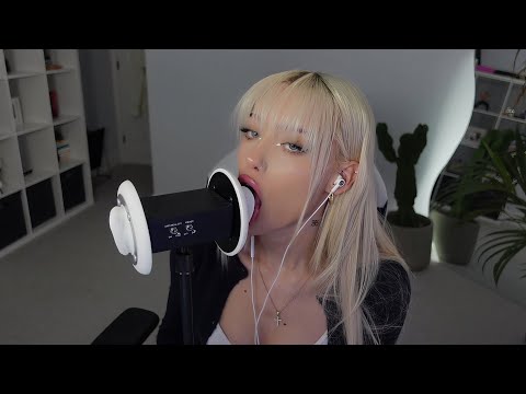 tysria ASMR ear licking that lasts 6 minutes