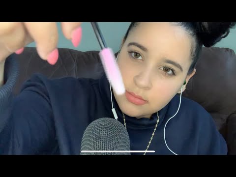 ASMR | Doing your eyebrows w/ mouth sounds and hand movements ♥️