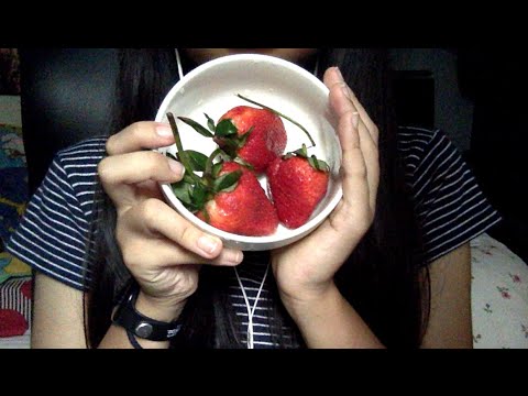 [ASMR] Eating Strawberries