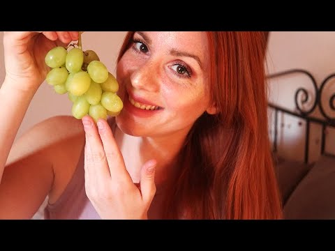 ASMR EATING JUICY GRAPES - EATING SOUNDS