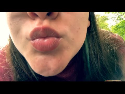Asmr | Fast & Unpredictable (Kissing sounds, Fabric Scratching, Tapping…) 💋