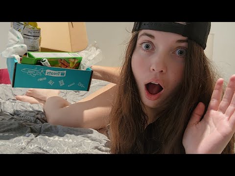 WHAT HAPPENED TO MY BOX! TryTreats Unboxing Taste Testing