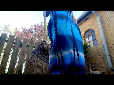 ASMR: Outside● Crunchy sounds● BROOM● Phonescreen tapping and more (No talking 🤫)