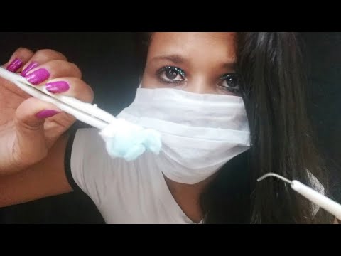 ASMR ROLEPLAY DENTISTA  cleans your teeth camera touching & sons de boca