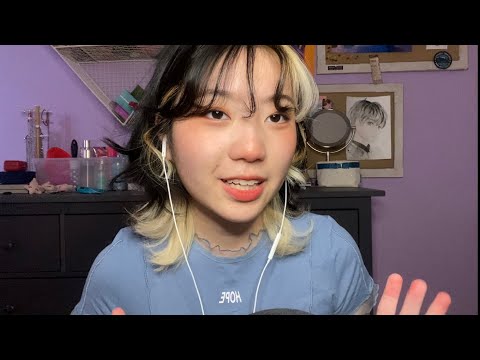 ASMR what’s in my bag | tapping sounds