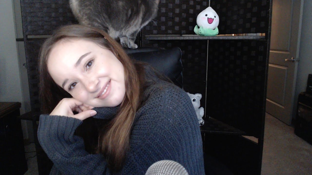 ASMR favorite triggers and chatting :)