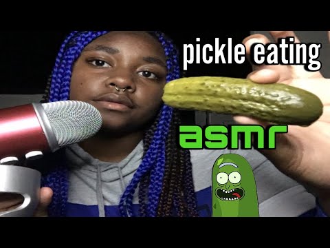 ASMR Pickle Eating (crunchy eating sounds) 🥒🫦 #asmr #asmrmukbanger #asmreatingsounds #asmreating