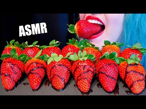 ASMR: Ultra Juicy XXL Strawberries & Chocolate Sauce 🍓 ~ Relaxing Eating [No Talking|V]😻