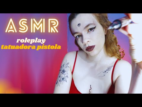 Tatuadora Gótica Debochada Tatuando Você 😒 ASMR Roleplay