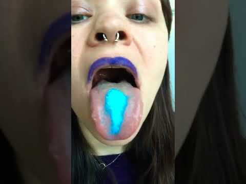 ASMR 😇💙 🧚‍♀️ BLUE POWDER EVERYWHERE tongue pixie stick candy satisfying sunny sounds #shorts