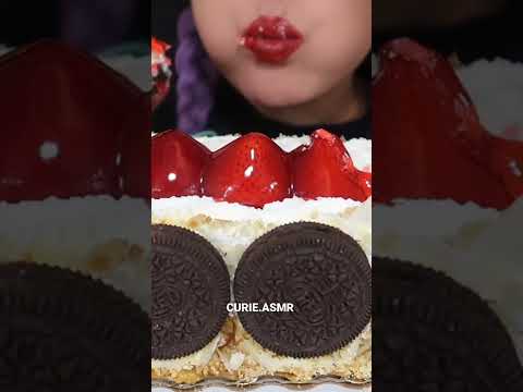 ASMR Cake with Oreo Big Bite #shorts #asmr #cake #oreo#bigbite