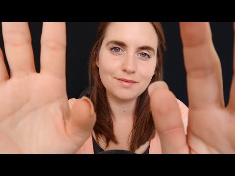 [ASMR] Relaxing Hand Movements | Whispered | Visual Triggers 💜