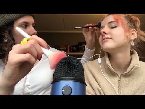 ASMR in Dutch! (w/ subtitles) (whispering, brush & mouth sounds, visuals)