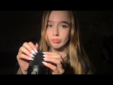 ASMR spiders crawling up your back, scratching the mic and inaudible mouth sounds! 🕷🐍👄