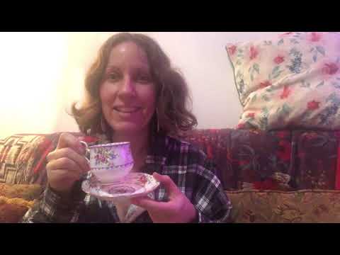 ASMR cakes & tea & reading eating manger gateaux lir livre francais Canada