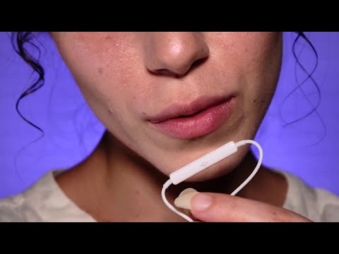 MY FIRST ASMR - MOUTH AND KISS SOUND, HAND MOVEMENTS, LO FI ASMR
