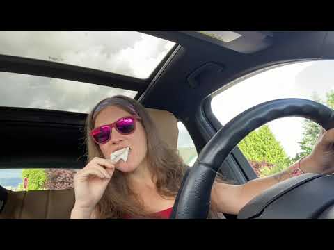 Blowing bubbles in the car in a sunny day | HUBBA BUBBA
