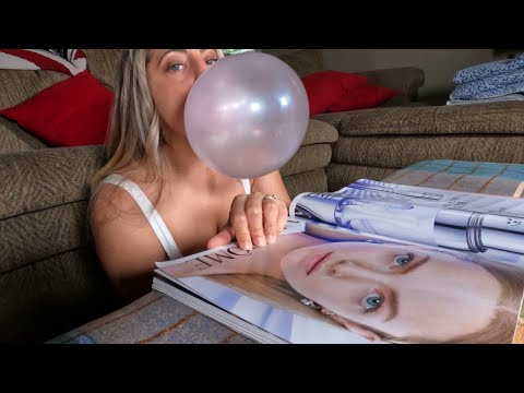 ASMR-Page Turning-Gum Chewing (Big bubbles)-Finger Licking 📚