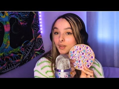 ASMR pizza triggers🍕/ mic brushing and glue stick trigger 🖤