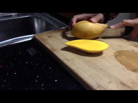 [ASMR] Cutting and Eating Mango (soft eating sounds)