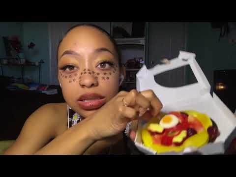ASMR | Eating A Gummy Pizza | ( Mouth Sounds, Crinkles, Chewy Sounds..) | Apple Mic 🎤