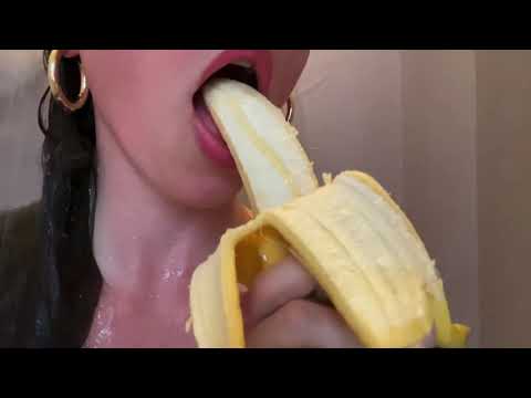 ASMR Food Porn Video-Banana and Honey Eating in the Shower
