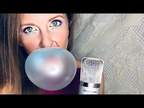ASMR| Gum Chewing| Applying Lip Gloss