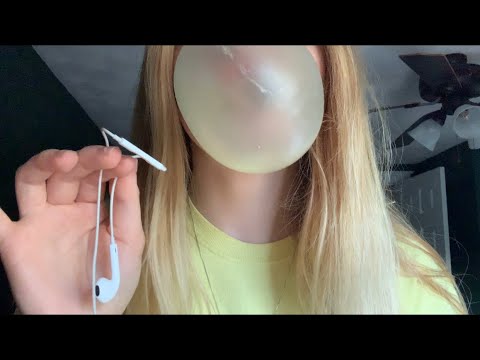 ASMR BLOWING BUBBLES AND GUM CHEWING (THE BEST TINGLES)