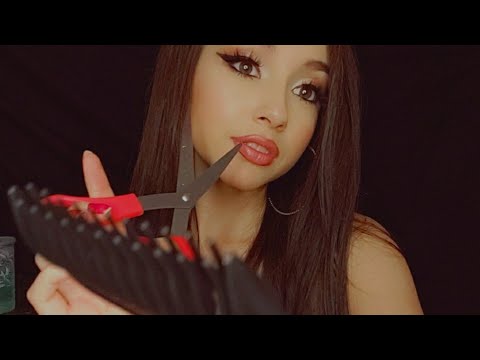 ASMR| *Roleplay* Cutting and styling your hair ✂️ *Soft spoken/whispering*+ Gum sounds