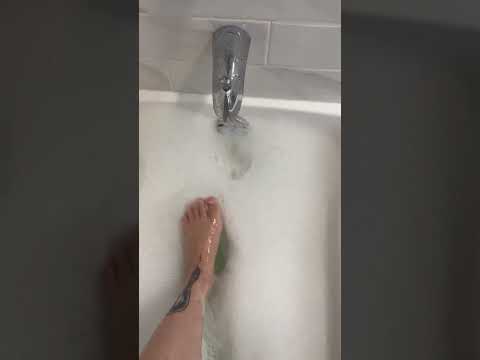 How to relax 101 #feetinwater #bubblebath #asmr
