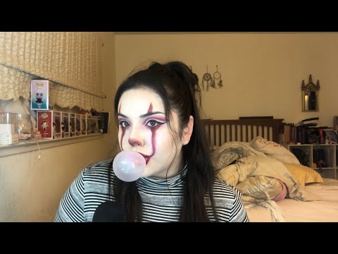 ASMR GUM CHEWING AND BLOWING BUBBLES 🤡❣️