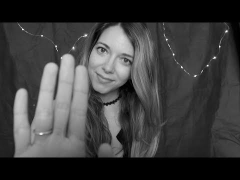 Tocando tu cara para que sientas ASMR | LOVE ASMR | Ana Muñoz