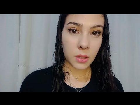 Tu amiga antipática te peina (ASMR)