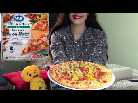 ASMR Eating Pizza Veggie Pepperoni Tapping Whispering Eating Sounds Crunchy (3dio binaural) 🍕