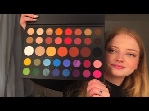 Tapping on my makeup pallets💄~ASMR(whispered)