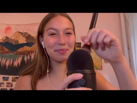 ASMR mic triggers with long nails!