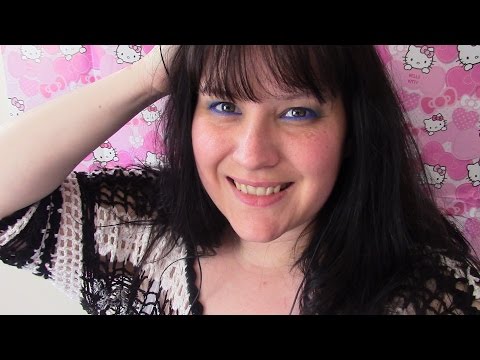 #Asmr - Binaural Scalp Massage Scalp Scratching Ear Cup - Pampering myself to give you tingles! :)