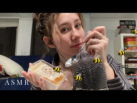 ASMR eating honeycomb at 100% sensitivity 🍯🐝