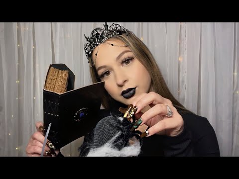 Asmr 🕷Halloween themed triggers🕷 Tapping, scratching, whispering 🎃