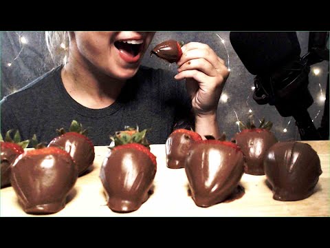 ASMR EATING CHOCOLATE COVERED STRAWBERRIES 🍓