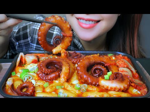 ASMR OCTOPUS WITH CHESSE RICE CAKE EATING SOUNDS LINH ASMR
