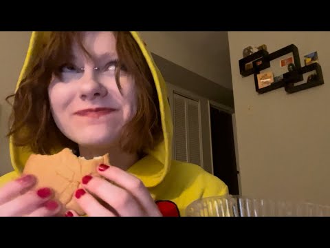 ASMR American Speaking French | TRYING FRENCH SNACKS |  américain parlant français | American Accent