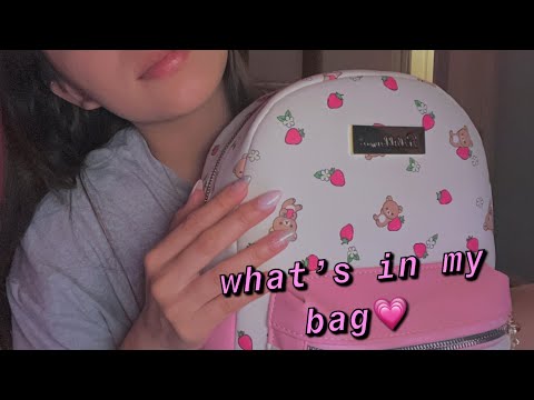 ASMR What’s In My Bag 💗🎒